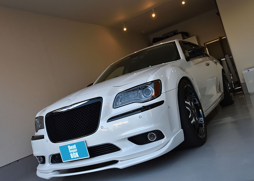 CHRYSLER 300Cのデントリペア